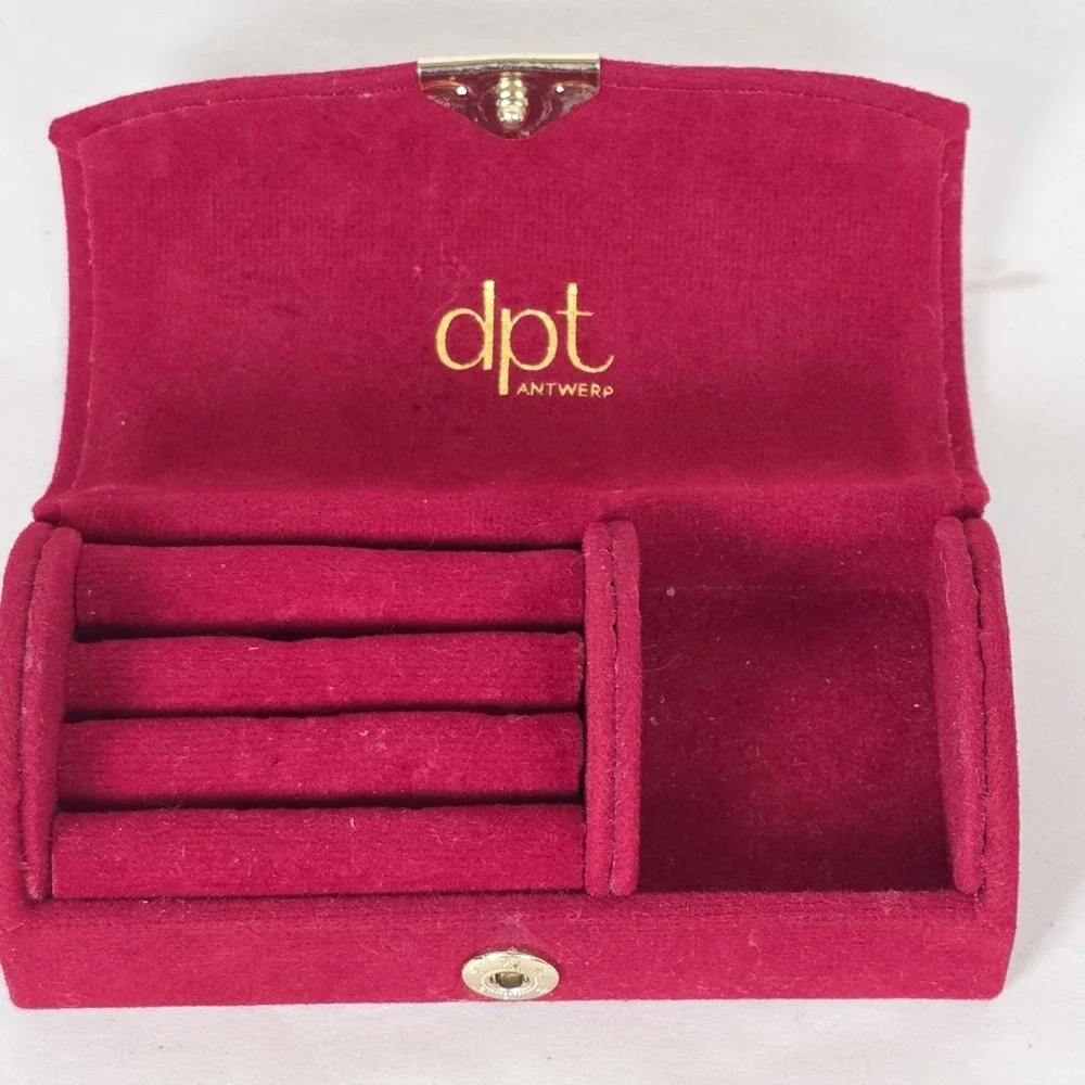 DPT Vintage‎ Red Velvet Travel Jewelry Box Case Clamshell Style Lined 4x2.25 In
